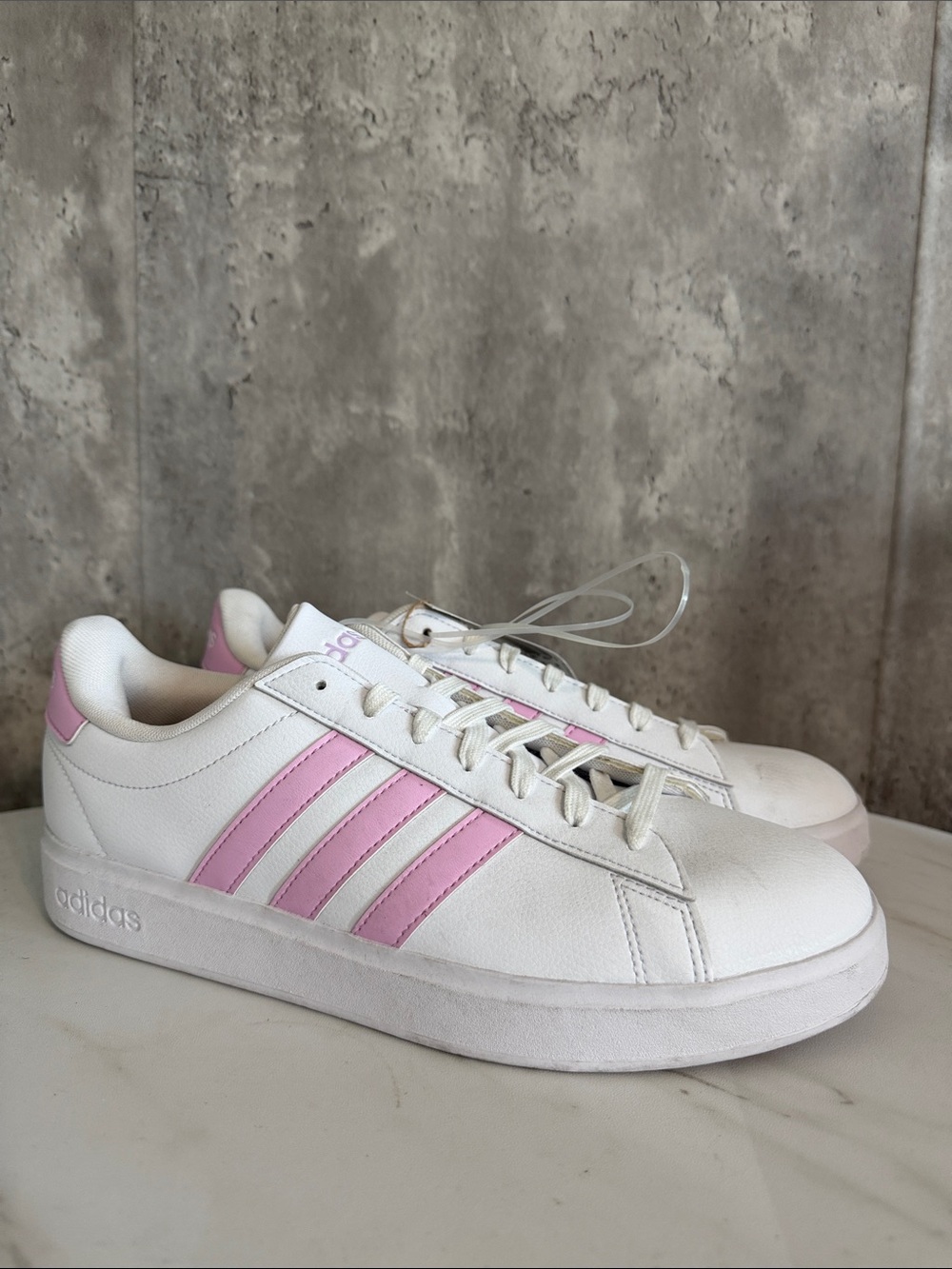 adidas grand court 2.0 White Sneakers with Pink Three-Stripes sz 11 women’s